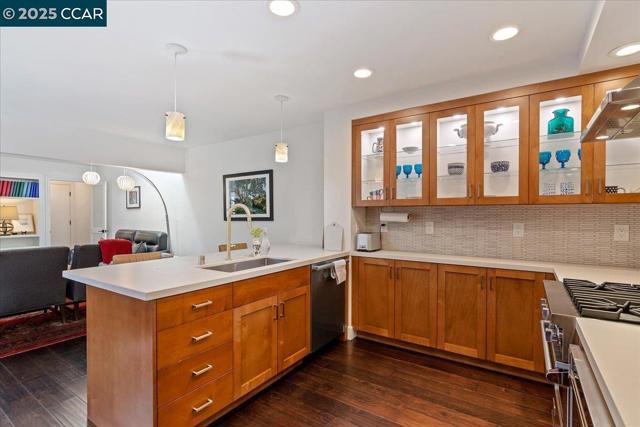 5 Doral Dr, Moraga CA: https://media.crmls.org/mediaz/286d1b7c-d979-411f-a602-90388ba3d5c5.jpg