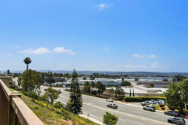 1174 Camino Donaire, San Diego CA: https://media.crmls.org/mediaz/286d50e7-e1ff-41fa-983e-0beb81e72762.jpg