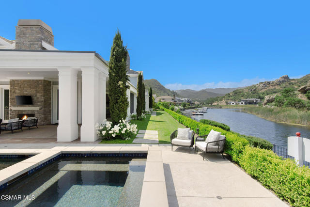 2385 Calbourne Court, Lake Sherwood CA: https://media.crmls.org/mediaz/286d6023-4865-42e0-9fc5-603adc7b5cee.jpg