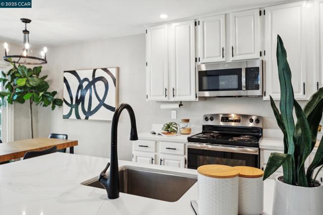 250 Ashley Circle, Danville CA: https://media.crmls.org/mediaz/286dd31c-635d-4d15-95e7-88a458a20ff6.jpg