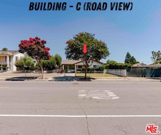 5706 Pioneer Boulevard, Whittier CA: https://media.crmls.org/mediaz/286dd451-8e63-4293-8239-c55e6fa3defe.jpg