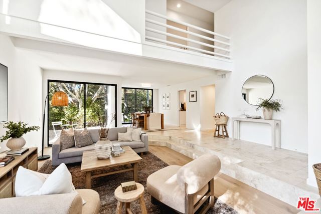 8105 Buena Fortuna Street, Carpinteria CA: https://media.crmls.org/mediaz/286dff08-795c-48eb-8411-211431c23a4a.jpg
