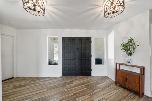 9231 Gawn Trl, Moreno Valley CA: https://media.crmls.org/mediaz/286e8793-270b-4ad0-80a1-1da466340fb6.jpg