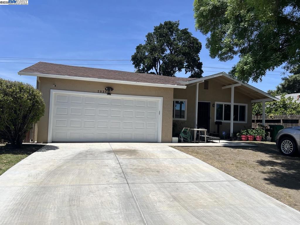 7025 Kermit Ln