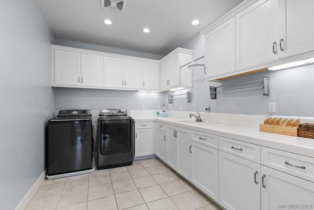 4719 Crespi Ct, Carlsbad CA: https://media.crmls.org/mediaz/286f3008-16dc-4868-8ee1-cba348603522.jpg