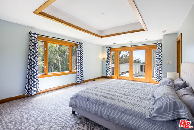 30362 Morning View Drive, Malibu CA: https://media.crmls.org/mediaz/286f5e6b-46be-413d-a5b3-3b64abf9c86d.jpg