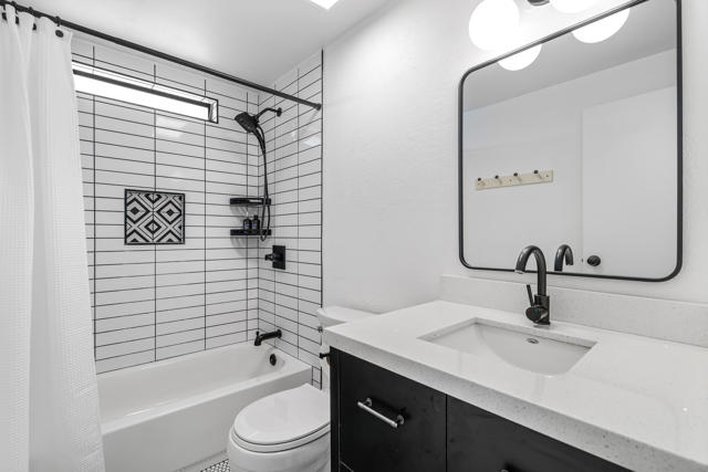 2034 Marni Court, Palm Springs CA: https://media.crmls.org/mediaz/286f68d4-23df-4593-ae45-c0e1cda16498.jpg