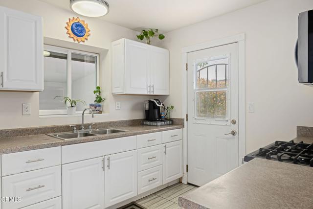 10800 Calle Real, Goleta CA: https://media.crmls.org/mediaz/28712e21-87be-4d44-bd8e-b309e8ff357a.jpg