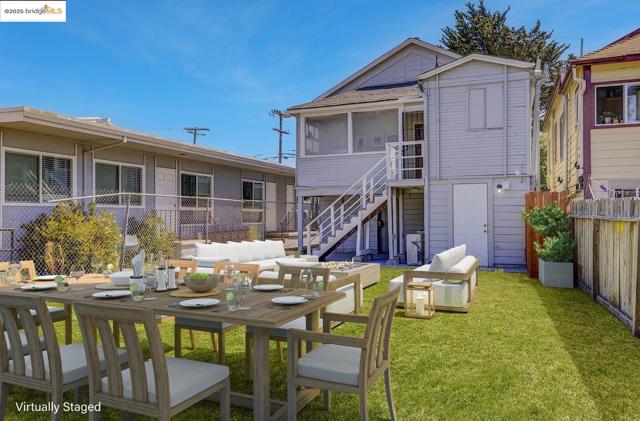 319 S 37Th St, Richmond CA: https://media.crmls.org/mediaz/287225df-639c-4842-95e6-dcfde230f043.jpg
