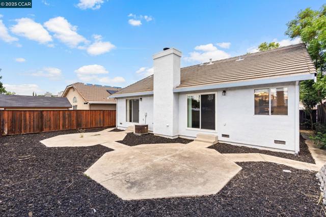 1929 Johnson Dr, Antioch CA: https://media.crmls.org/mediaz/28728f22-b235-4de1-b6f1-a8e58d1a151e.jpg