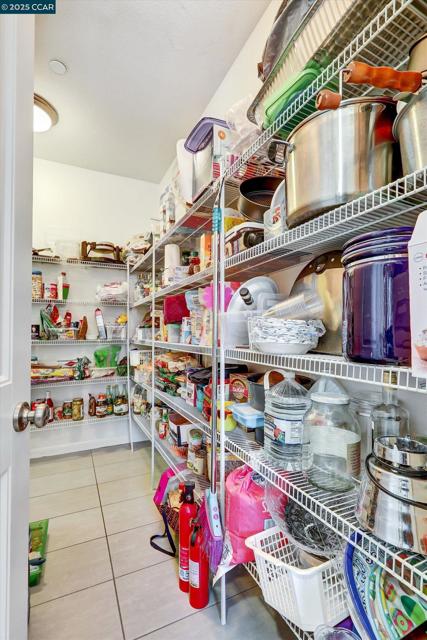 4007 Oak Knoll St, Antioch CA: https://media.crmls.org/mediaz/2872ef80-c66d-47b2-83c5-3019ff417c66.jpg