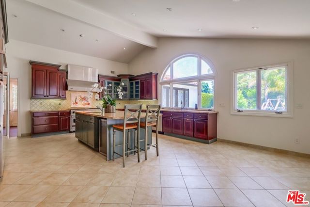 114 S Layton Drive, Los Angeles CA: https://media.crmls.org/mediaz/2872f14d-6928-45f2-9a23-24bddd9528a6.jpg