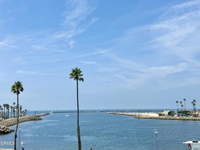 268 Sunset Drive, Oxnard CA: https://media.crmls.org/mediaz/2873c079-6c88-4ada-b0af-98b38338208e.jpg