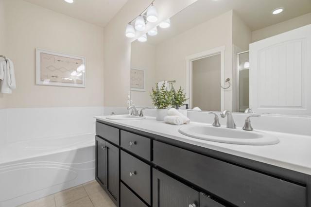 2560 Saffron Way, Mountain View CA: https://media.crmls.org/mediaz/2873f9c8-dc8c-4fee-bb41-9f107b839f52.jpg