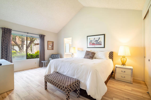 2355 S Gene Autry Trail, Palm Springs CA: https://media.crmls.org/mediaz/2874f87b-108b-4208-a40e-511323fd5963.jpg