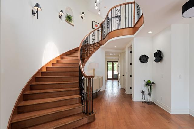 1045 Van Nuys St., San Diego CA: https://media.crmls.org/mediaz/2875a2c4-1cb9-42e0-8354-afa5a8c28a9a.jpg