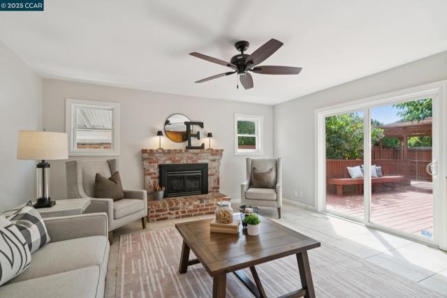 1786 Klier Drive, Concord CA: https://media.crmls.org/mediaz/2875dcea-b6df-49de-a634-215327414033.jpg