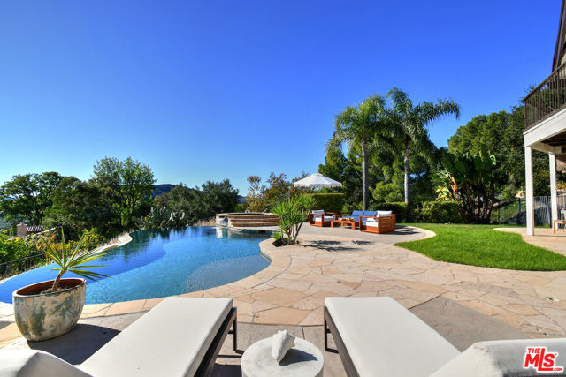 130 Dapplegray Road, Bell Canyon CA: https://media.crmls.org/mediaz/2875e340-ca8a-45a2-8dd6-31cbbc5db305.jpg