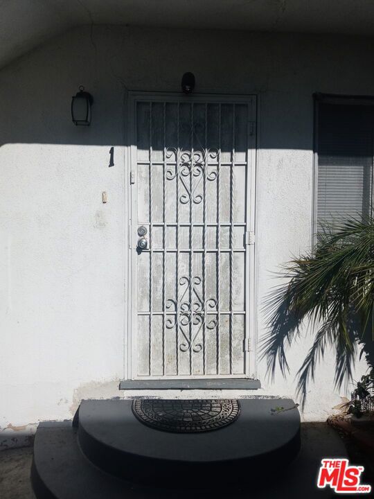 7208 S La Cienega Boulevard, Inglewood CA: https://media.crmls.org/mediaz/2876afdd-1c66-4bcd-b0ff-6c19ae05e657.jpg