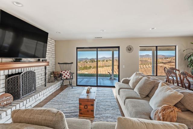 Living room with Fireplace