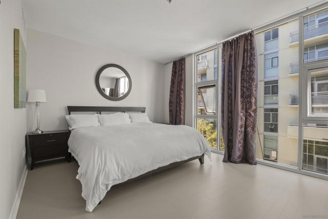 3788 Park Blvd, San Diego CA: https://media.crmls.org/mediaz/28784bd9-94a4-439d-8961-a3e7d0d439d0.jpg
