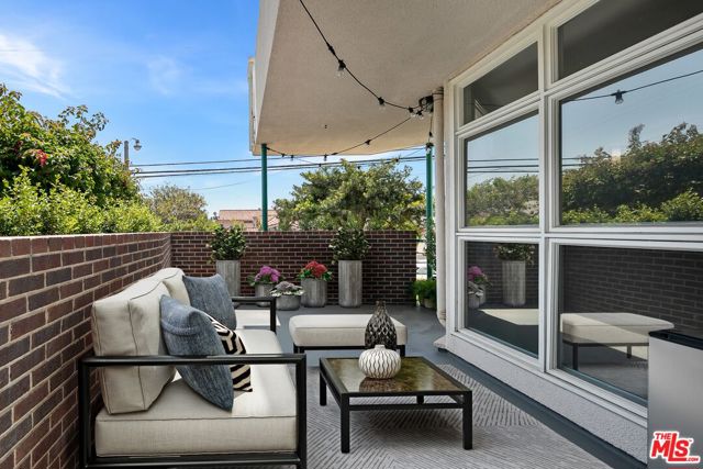 2115 3RD Street, Santa Monica CA: https://media.crmls.org/mediaz/287860f1-653a-41f0-a368-8e3ad65f4db7.jpg