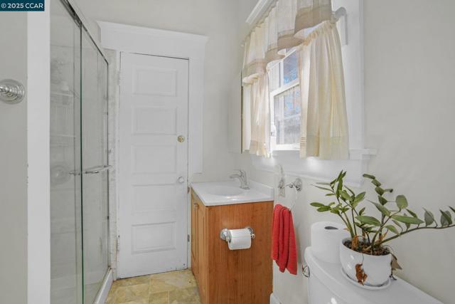 2006 Parker St, Berkeley CA: https://media.crmls.org/mediaz/287867b3-89ed-4e8e-9621-b77979173a75.jpg