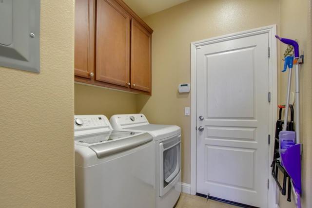1251 Mulberry Street, Hollister CA: https://media.crmls.org/mediaz/28788c08-e40c-4d80-9074-dd716ad26d0b.jpg
