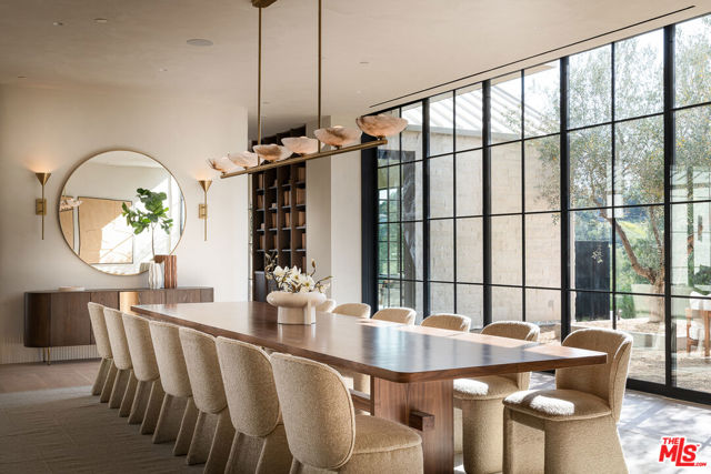 24172 Lupin Hill Road, Hidden Hills CA: https://media.crmls.org/mediaz/2879de58-c5ca-435d-8ccf-4c89a5410420.jpg