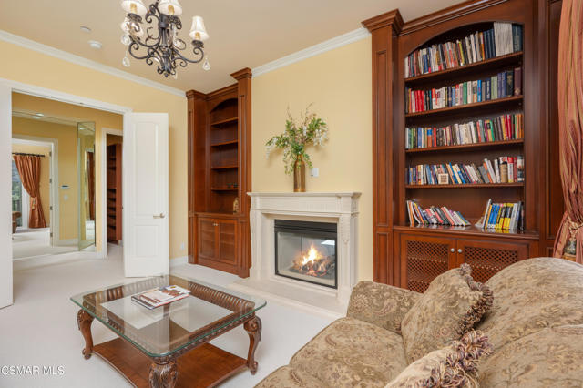 2462 Lost Canyons Drive, Simi Valley CA: https://media.crmls.org/mediaz/2879f873-4301-47a1-8835-ed3120966954.jpg