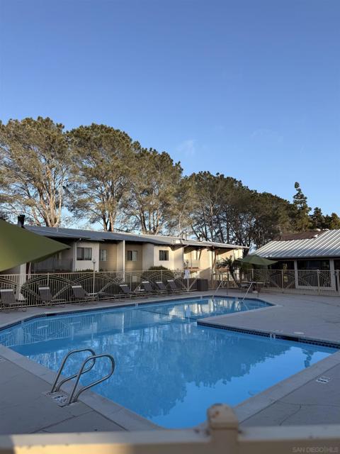 1810 S El Camino Real, Encinitas CA: https://media.crmls.org/mediaz/287a20cc-1a6a-43c2-917f-09bbad31bc45.jpg