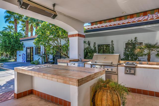 Main House outdoor Kitchen