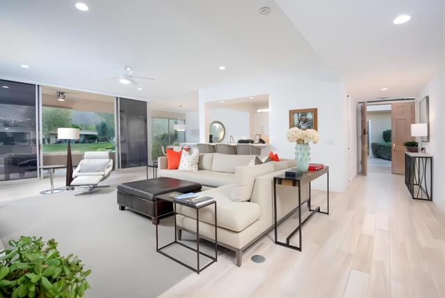 71 Westlake Circle, Palm Springs CA: https://media.crmls.org/mediaz/287b1839-4d7d-45a7-821f-11223a143768.jpg