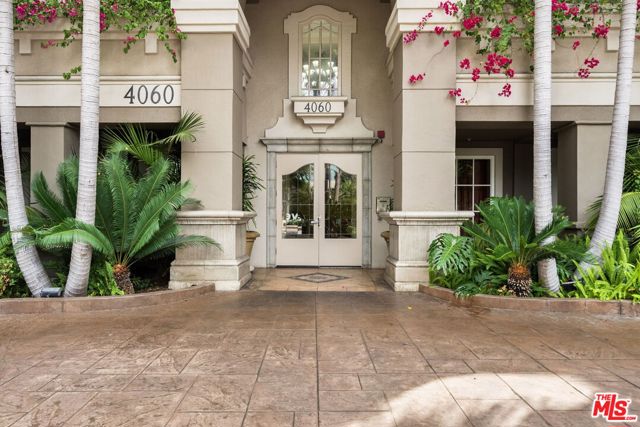 4060 Glencoe Avenue, 307