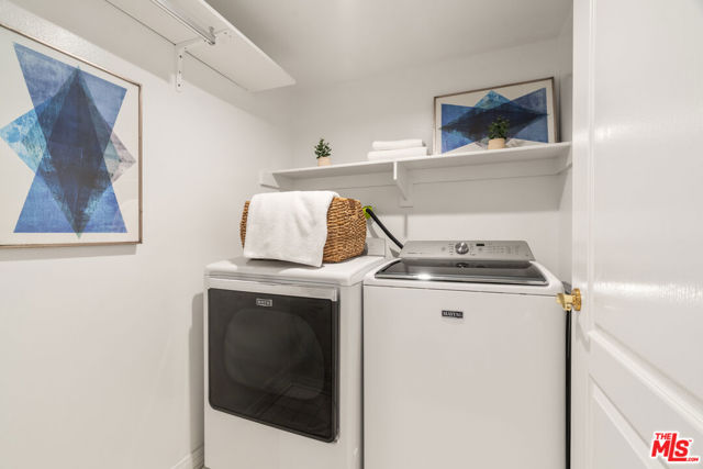 575 S Barrington Avenue, Los Angeles CA: https://media.crmls.org/mediaz/287bd9fd-8333-412f-94f0-728b39efcf70.jpg