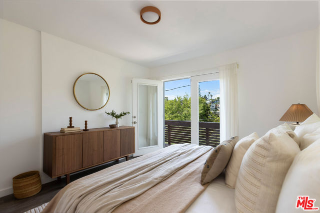 450 Rustic Drive, Los Angeles CA: https://media.crmls.org/mediaz/287c21f3-2822-42c2-a1dd-2f97054eafc1.jpg