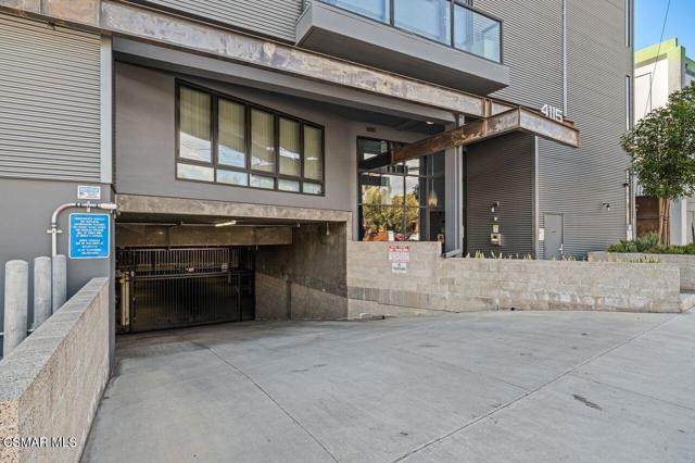 4115 Glencoe Avenue, Marina del Rey CA: https://media.crmls.org/mediaz/287c4af6-138c-4a0d-beb3-98d6f436a98f.jpg