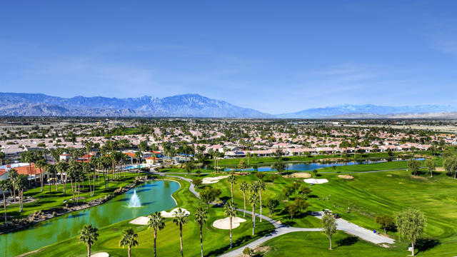 81025 Avenida Lorena, Indio CA: https://media.crmls.org/mediaz/287c8865-dd37-411b-897d-232005acf0d2.jpg