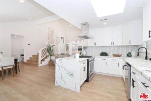 10517 Cheviot Drive, Los Angeles CA: https://media.crmls.org/mediaz/287ccda3-57f6-4f18-94a3-1b32883ac0f3.jpg