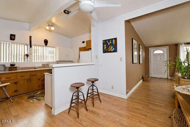 2490 Pierpont Boulevard-small-006-Kitche