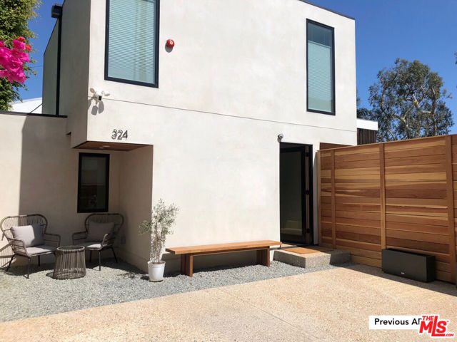 15419 Via De Las Olas, Pacific Palisades CA: https://media.crmls.org/mediaz/287e0c3a-b329-472d-b029-4c5c2dc55013.jpg