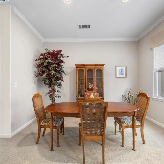 443 Collis St, Brentwood CA: https://media.crmls.org/mediaz/287e2431-d541-4d22-bf43-3e124f2277bd.jpg