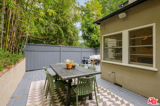 5919 Tuxedo Terrace, Los Angeles CA: https://media.crmls.org/mediaz/287eaf99-1ca6-4c73-aa5a-c8a640acd9fd.jpg