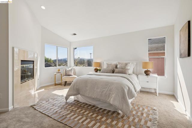 2004 Fries Ct, Martinez CA: https://media.crmls.org/mediaz/287ee806-799b-405b-8493-ff193f670765.jpg