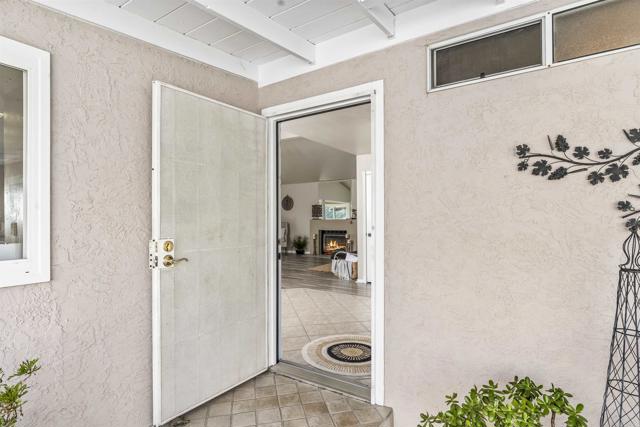 2010 W San Marcos Blvd #115, San Marcos CA: https://media.crmls.org/mediaz/287ef57e-33be-408d-ada4-094b9bcedc4b.jpg