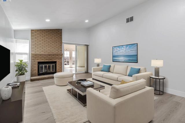 1290 Canterbury, Hercules CA: https://media.crmls.org/mediaz/287f3dd3-ce1c-4883-b15b-5565ddffb788.jpg
