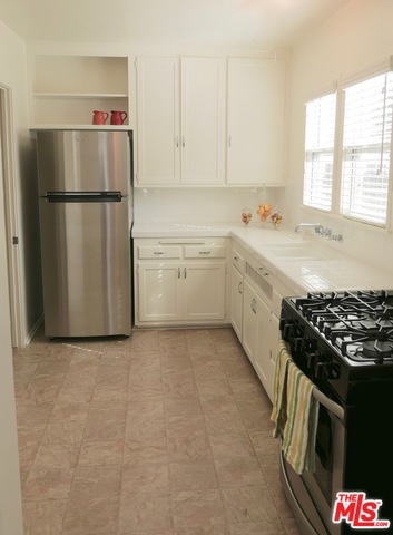 854 Rose Avenue photo 5
