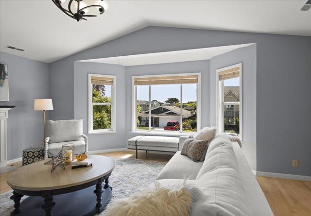 323 Garcia Avenue, Half Moon Bay CA: https://media.crmls.org/mediaz/2880523a-e3fb-4caf-b53e-1aa2dd6c65da.jpg