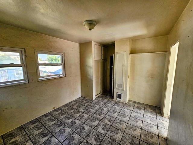 1135 41 26th Street, San Diego CA: https://media.crmls.org/mediaz/28809329-3cc8-45e4-a0b3-cb810546d5d2.jpg