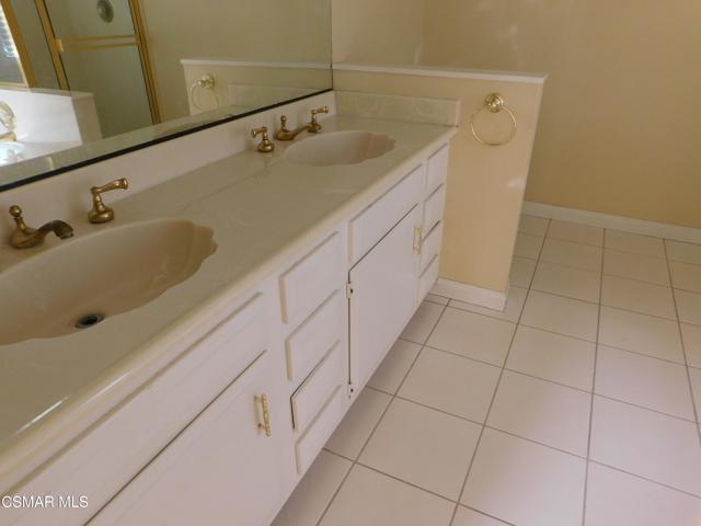 29140 Quail Run Drive, Agoura Hills CA: https://media.crmls.org/mediaz/2880a1c0-21fe-438e-88de-ed980713e474.jpg